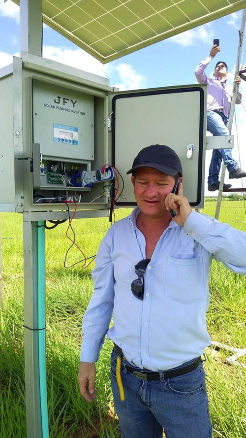 Dernière affaire concernant Onduleur de pompage solaire 2.2KW en Colombie